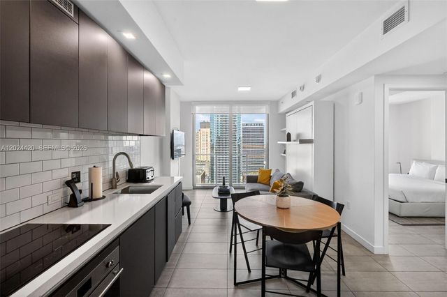 227 NE 2nd St 2805, Miami, FL 33132