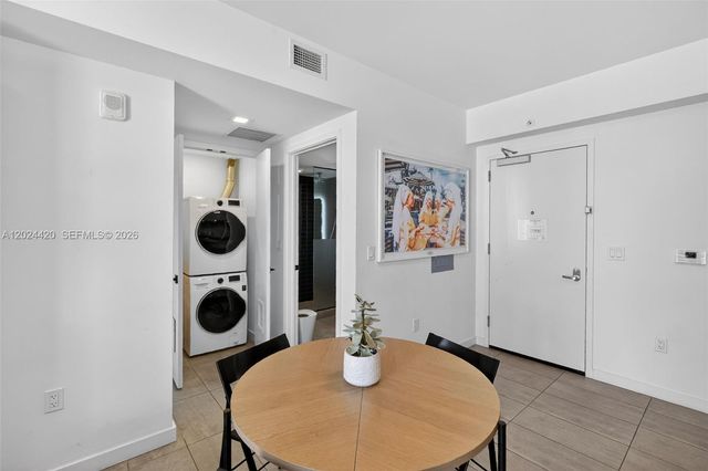 227 NE 2nd St 2805, Miami, FL 33132