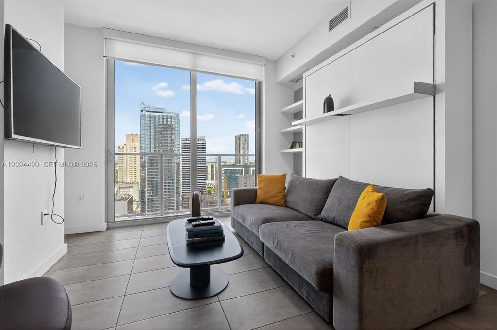 227 NE 2nd St 2805, Miami, FL 33132