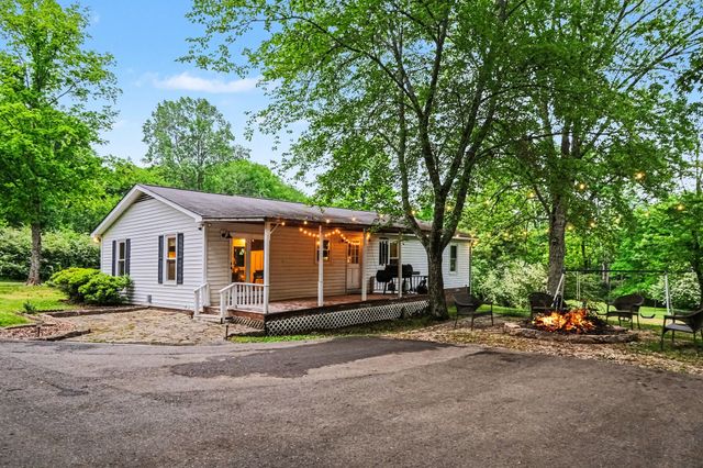 2020 Estes Ln, Columbia, TN 38401