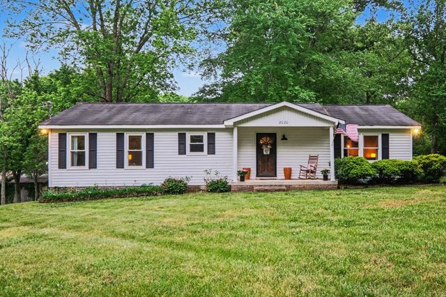 2020 Estes Ln, Columbia, TN 38401