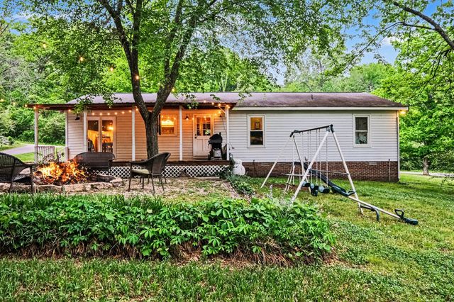 2020 Estes Ln, Columbia, TN 38401