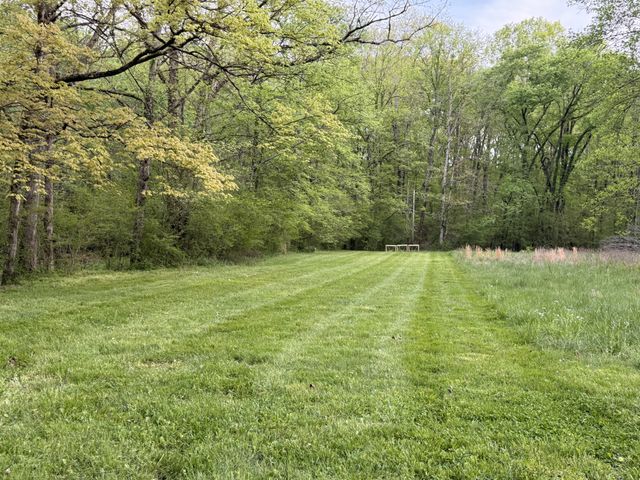 2020 Estes Ln, Columbia, TN 38401