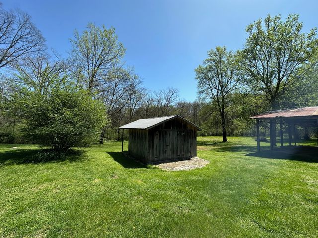 2020 Estes Ln, Columbia, TN 38401