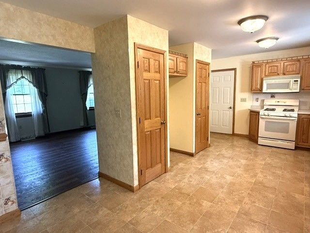 2258 SAINT ANDREW Drive, Erie, PA 16509