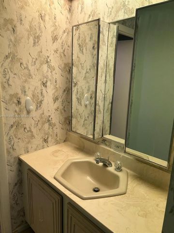 3821 Environ Blvd 202, Lauderhill, FL 33319