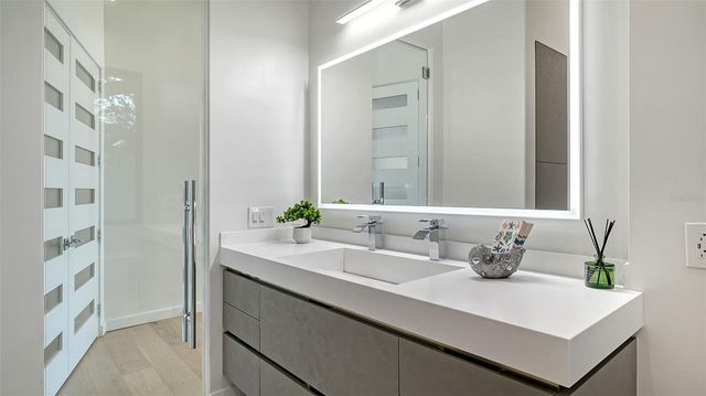 1540 HILLVIEW DRIVE, Sarasota, FL 34239