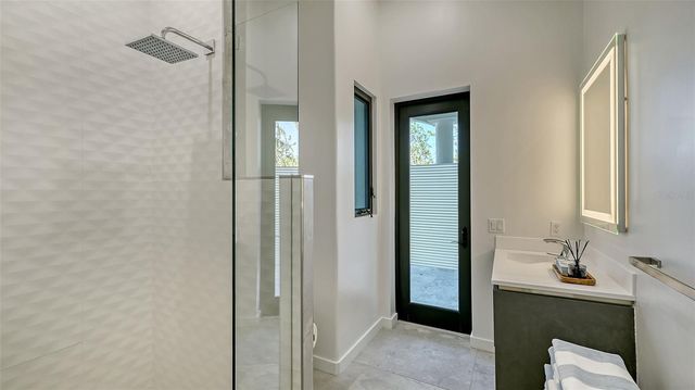 1540 HILLVIEW DRIVE, Sarasota, FL 34239