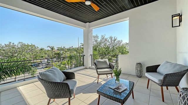 1540 HILLVIEW DRIVE, Sarasota, FL 34239