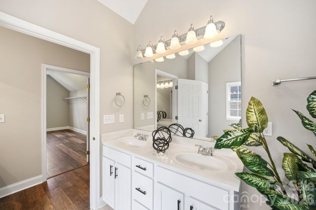 12319 Summer Breeze Court, Charlotte, NC 28277