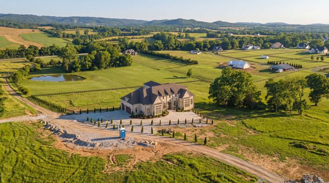 2420 Walter Way, College Grove, TN 37046
