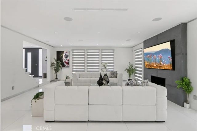 23670 Park Andorra, Calabasas, CA 91302