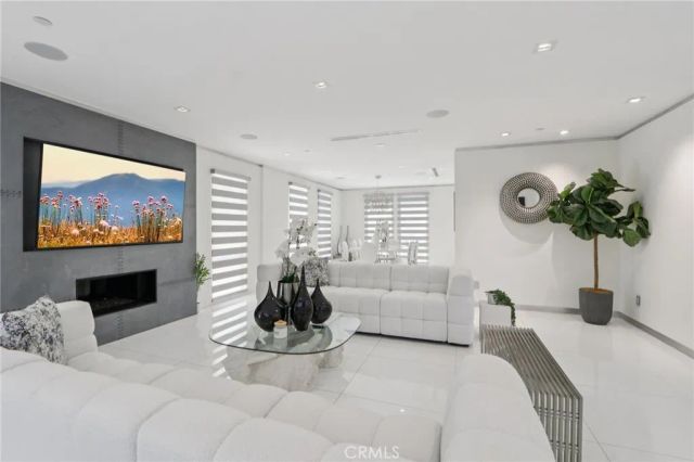 23670 Park Andorra, Calabasas, CA 91302
