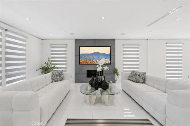 23670 Park Andorra, Calabasas, CA 91302