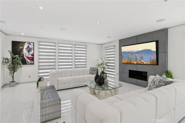 23670 Park Andorra, Calabasas, CA 91302