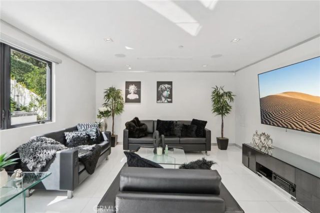 23670 Park Andorra, Calabasas, CA 91302