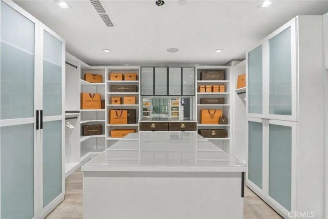 23670 Park Andorra, Calabasas, CA 91302