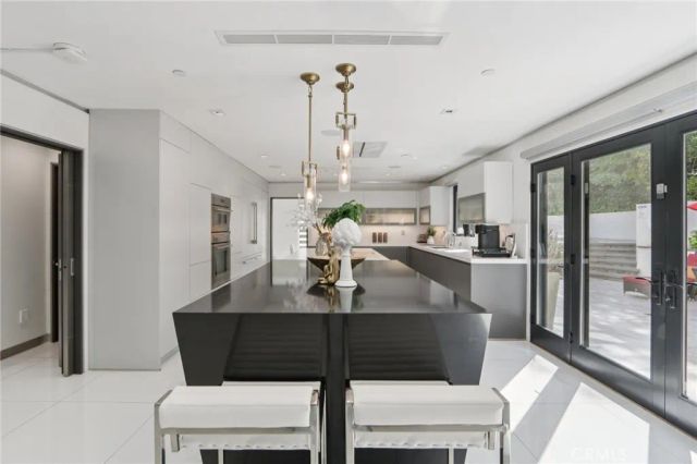 23670 Park Andorra, Calabasas, CA 91302