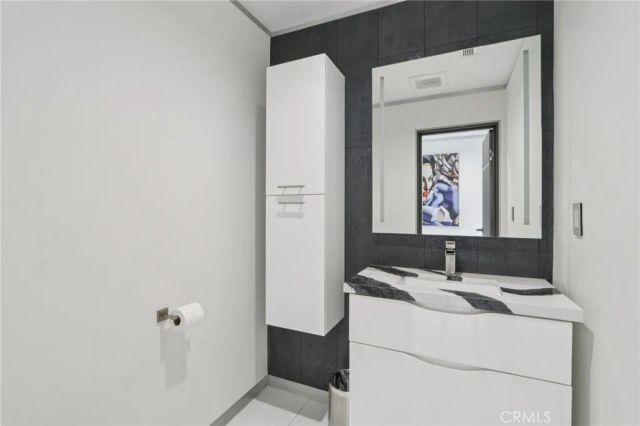 23670 Park Andorra, Calabasas, CA 91302