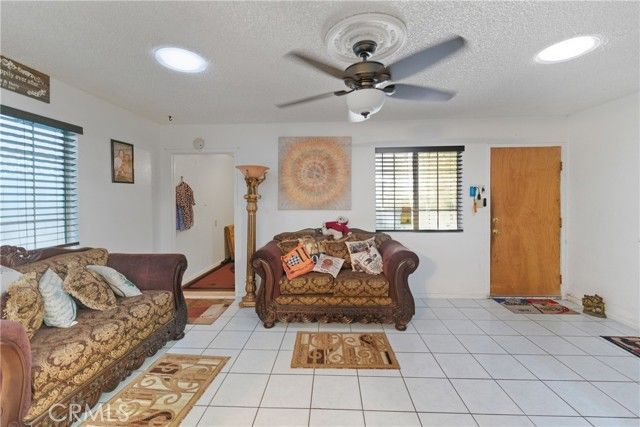 8211 Wilbarn, Paramount, CA 90723