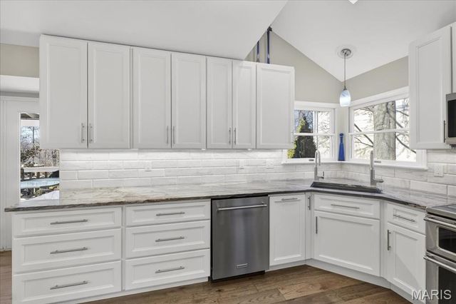 481 Saint Thomas Isle Lane, Wildwood, MO 63040