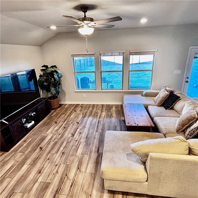 1322 London Towne Blvd, Corpus Christi, TX 78415 — photo 4