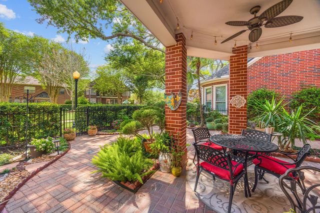 2803 Saint Annes Drive, Sugar Land, TX 77479