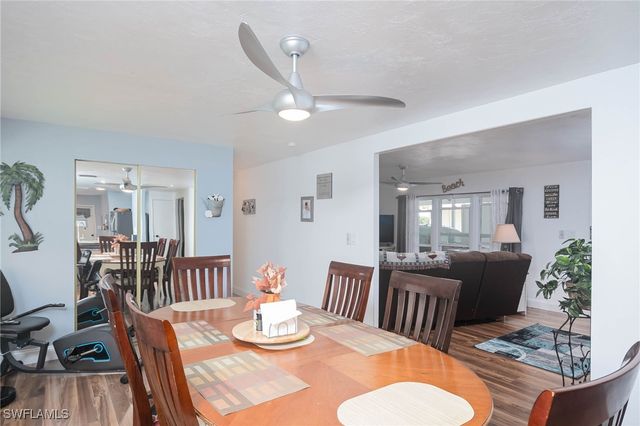 513 Cape Florida LN, Naples, FL 34104