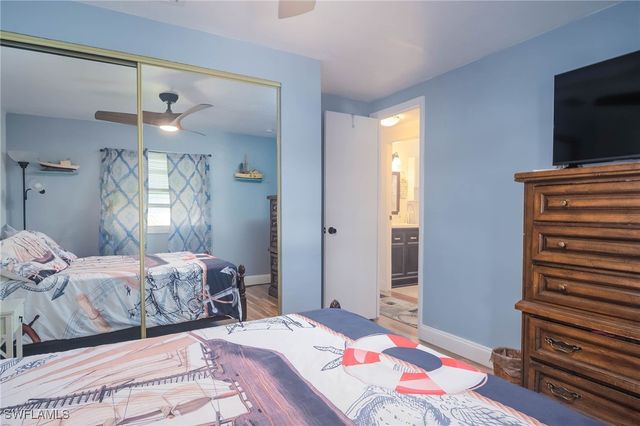 513 Cape Florida LN, Naples, FL 34104