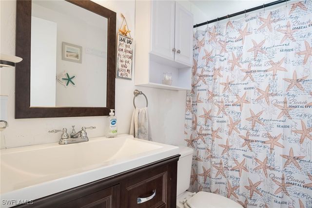 513 Cape Florida LN, Naples, FL 34104