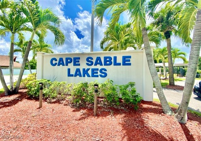 513 Cape Florida LN, Naples, FL 34104
