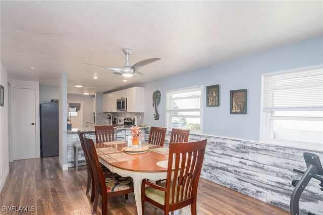 513 Cape Florida LN, Naples, FL 34104