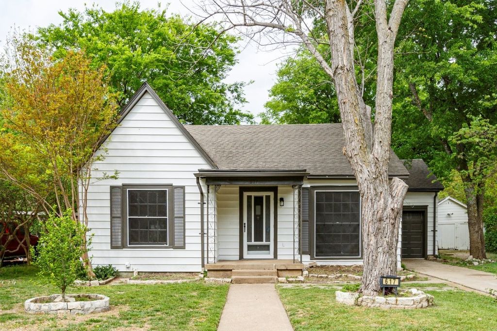 617 Wilson Street, Lancaster, TX 75146