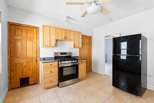21 Cabot 2, Salem, MA 01970
