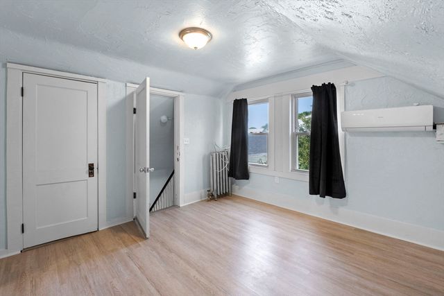 21 Cabot 2, Salem, MA 01970
