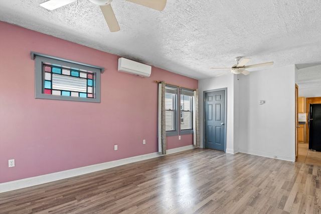 21 Cabot 2, Salem, MA 01970