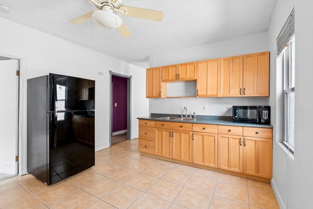 21 Cabot 2, Salem, MA 01970