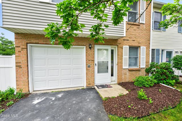 20 Bridgewood Lane, Colonie, NY 12189