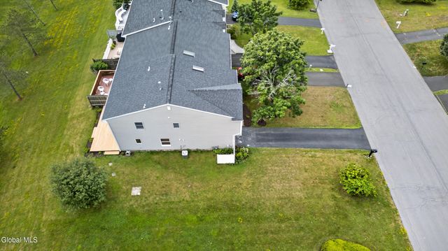 20 Bridgewood Lane, Colonie, NY 12189