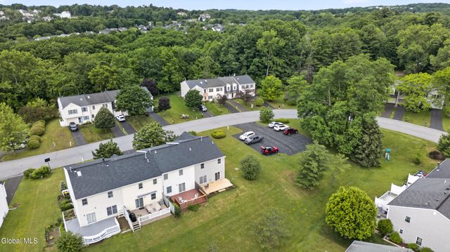20 Bridgewood Lane, Colonie, NY 12189
