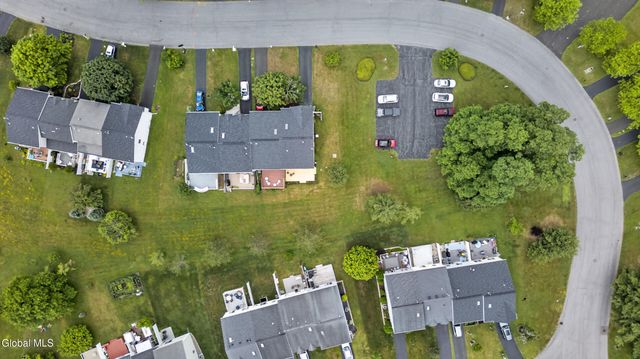 20 Bridgewood Lane, Colonie, NY 12189