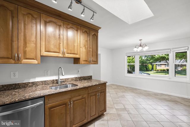 11822 ENID DR, Potomac, MD 20854