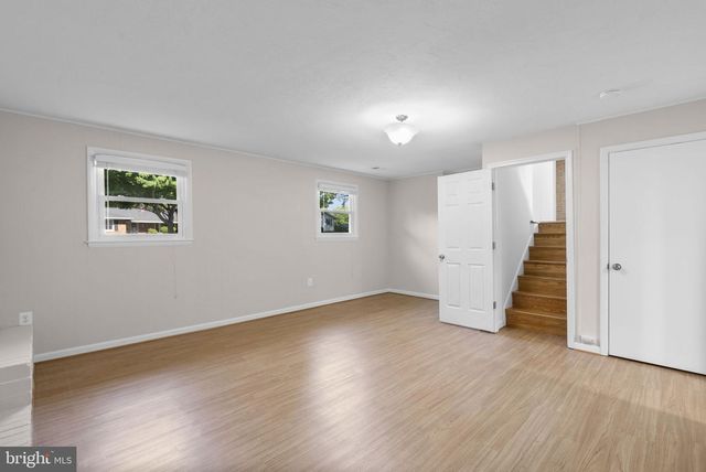 11822 ENID DR, Potomac, MD 20854