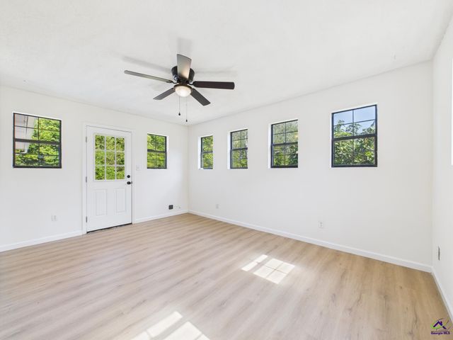 107 Lindsey Drive, Byron, GA 31088
