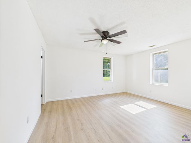 107 Lindsey Drive, Byron, GA 31088