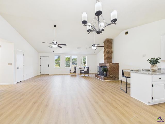 107 Lindsey Drive, Byron, GA 31088