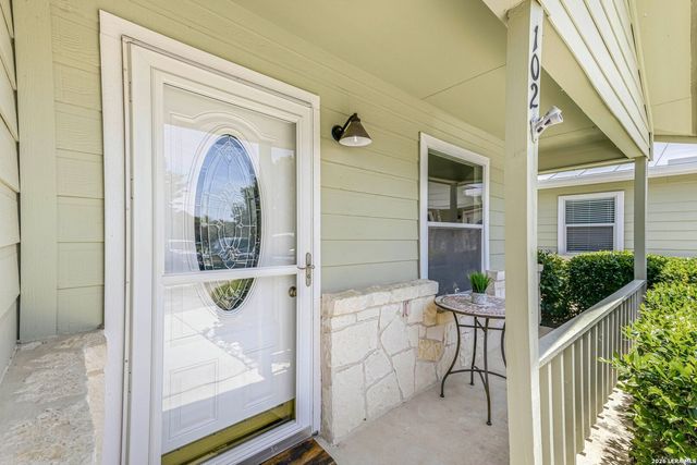 121 S Plant Ave Apt 102, Boerne, TX 78006