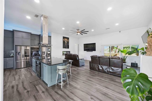9318 E Creek Bend Drive, Needville, TX 77461