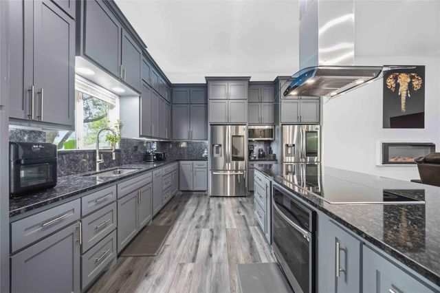 9318 E Creek Bend Drive, Needville, TX 77461