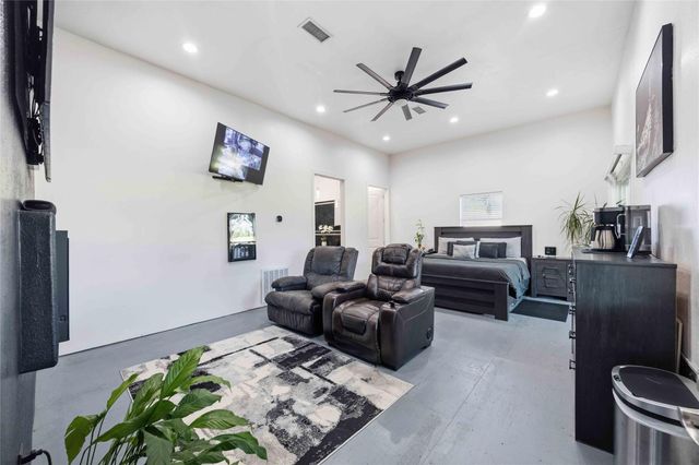 9318 E Creek Bend Drive, Needville, TX 77461